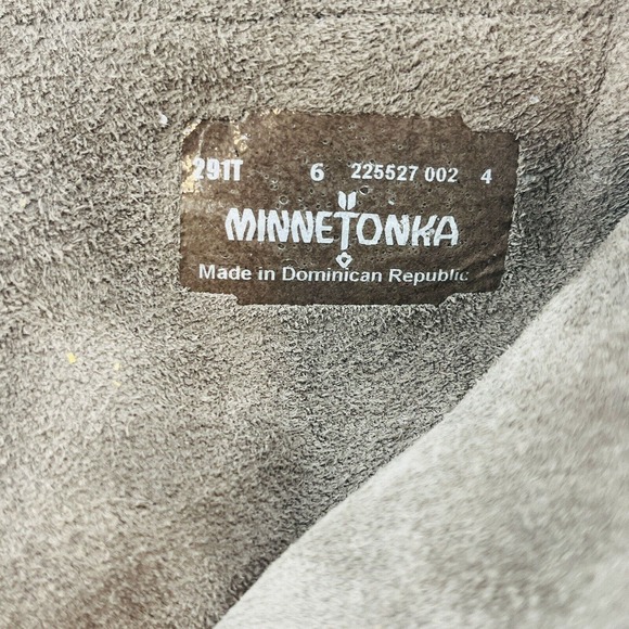 Womens 6 Minnetonka Moccasin Boots Gray Suede Fringe Back Zip High Top Medallion - Picture 8 of 8